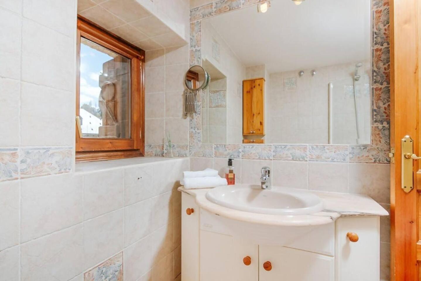Cantal - apartamento 4 pax en Sallent de Gállego Luaran gambar