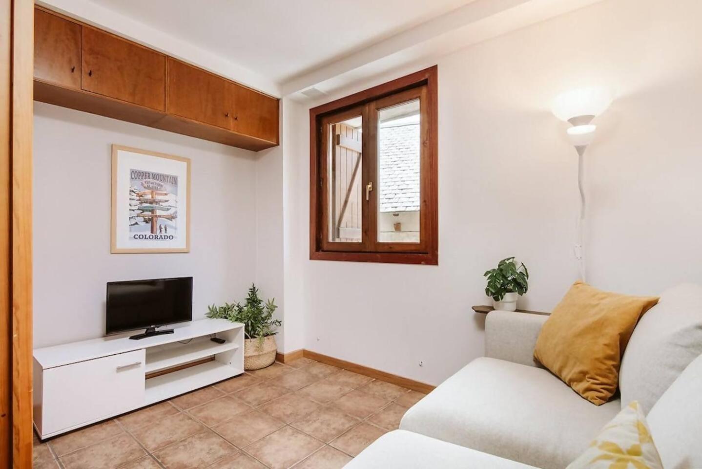 Cantal - apartamento 4 pax en Sallent de Gállego Luaran gambar